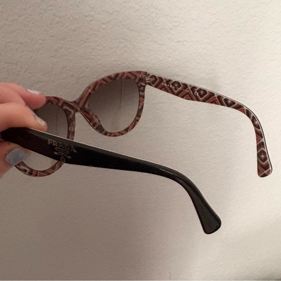 Prada Elegant Black Cat-Eye Sunglasses - Picture 5 of 9